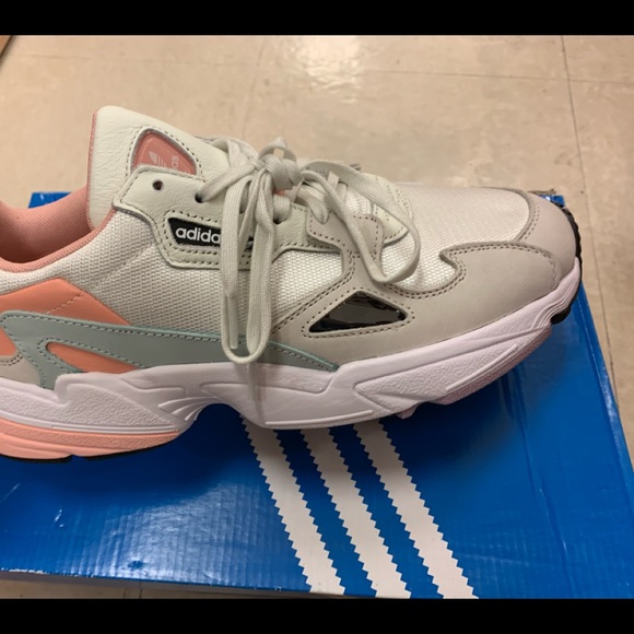 adidas falcon size 10